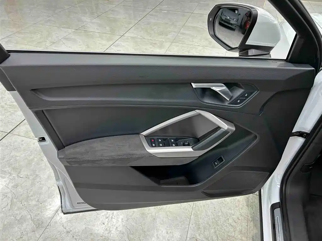 Audi Q3 2023 — фото 10