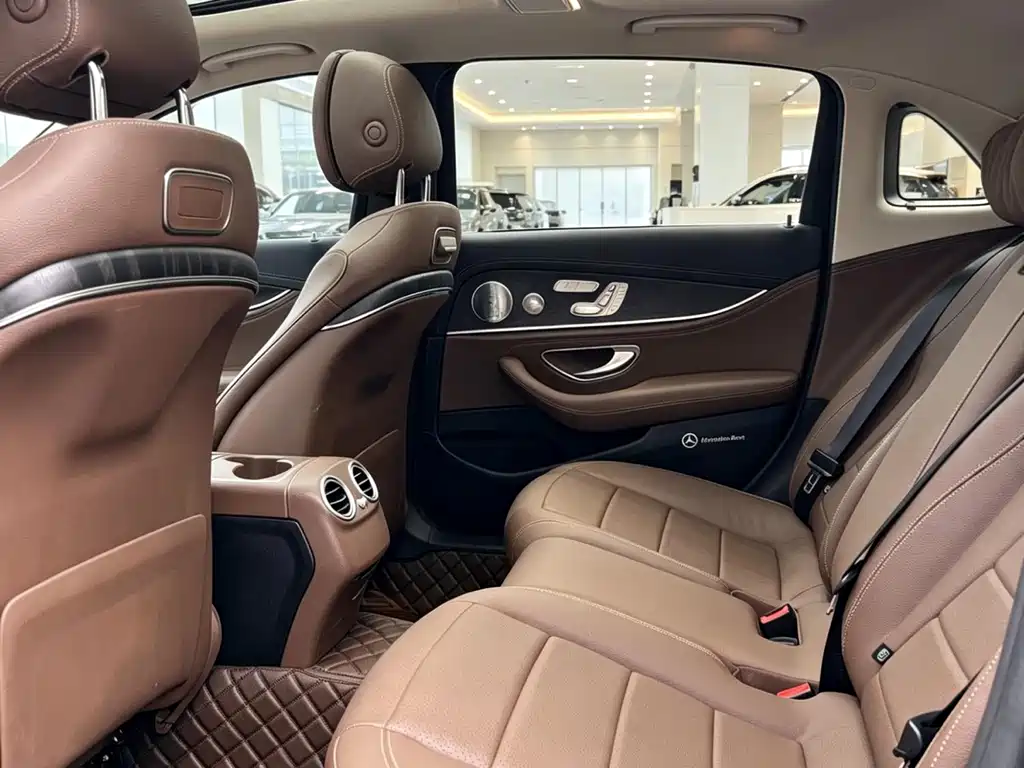 Mercedes-Benz E-Class 2020 — фото 11