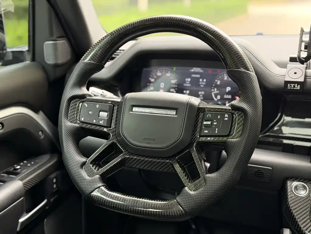 Land Rover Defender 2021 — фото 12