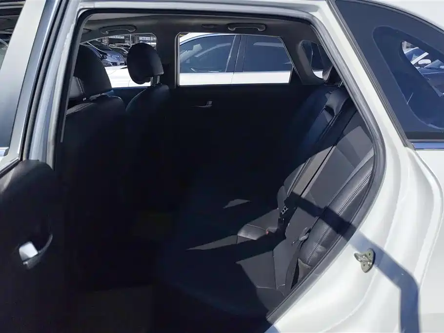 Kia KX3 2015 — фото 11