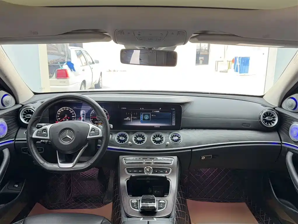 Mercedes-Benz E-Class 2017 — фото 17