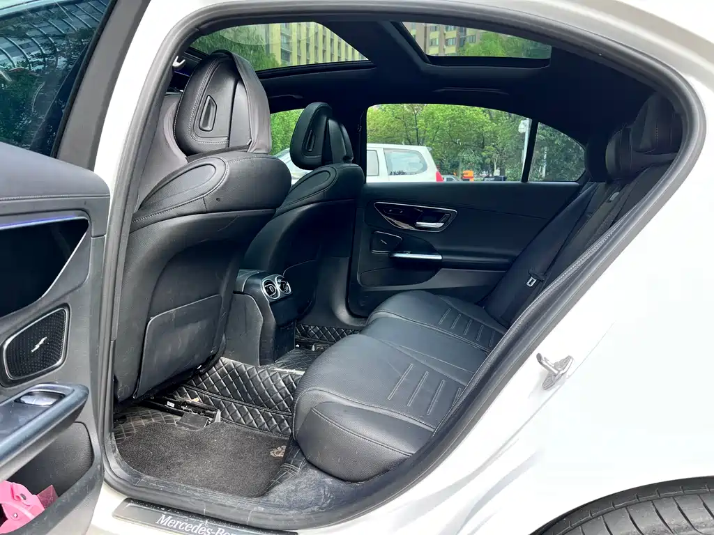 Mercedes-Benz C-Class 2023 — фото 6