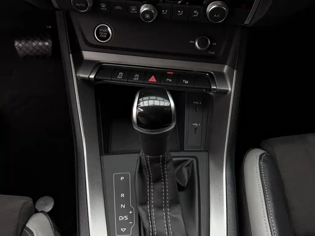 Audi Q3 2022 — фото 11