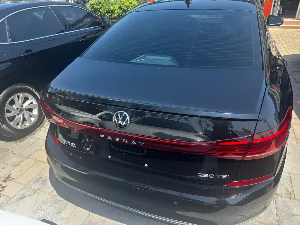 Volkswagen Passat 2023 — фото 13