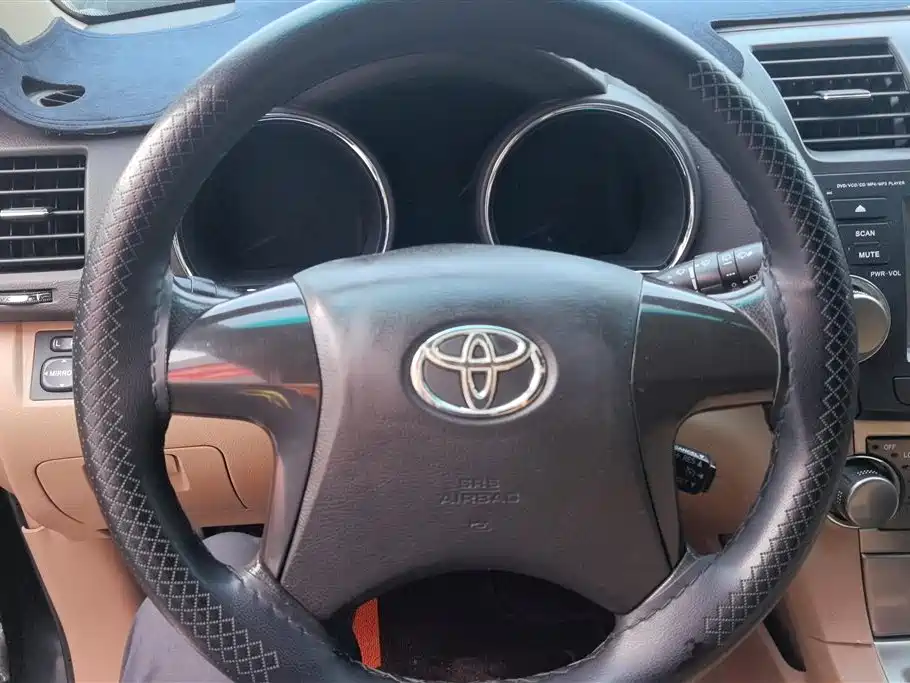 Toyota Highlander 2013 — фото 15