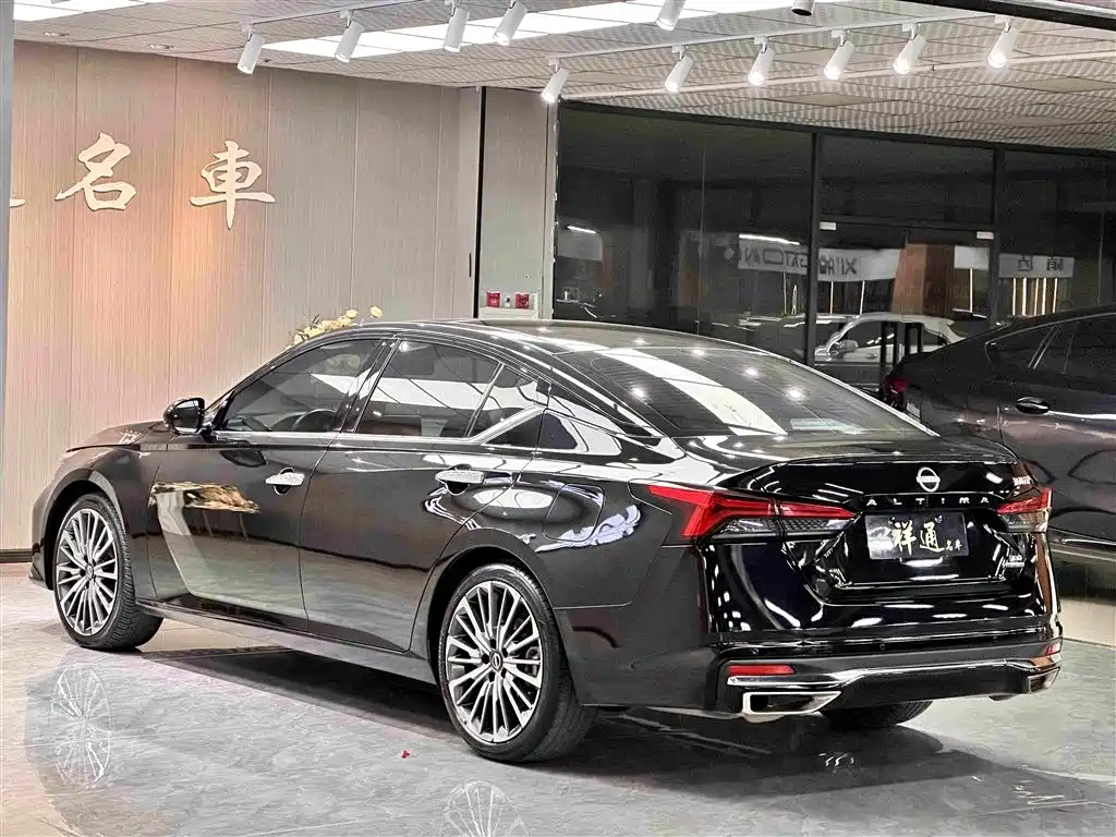 Nissan Teana 2023