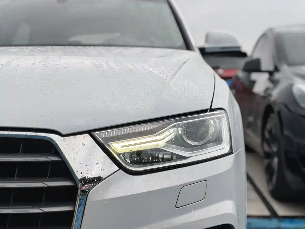 Audi Q3 2016 — фото 24