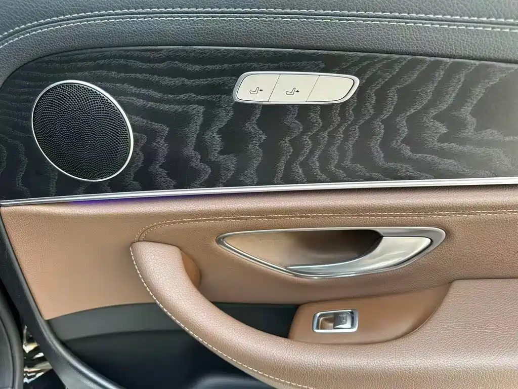 Mercedes-Benz E-Class 2017 — фото 18