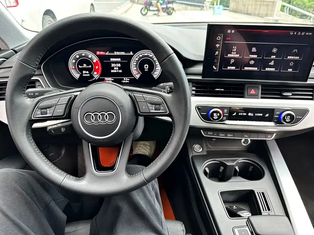 Audi A4L 2021 — фото 17