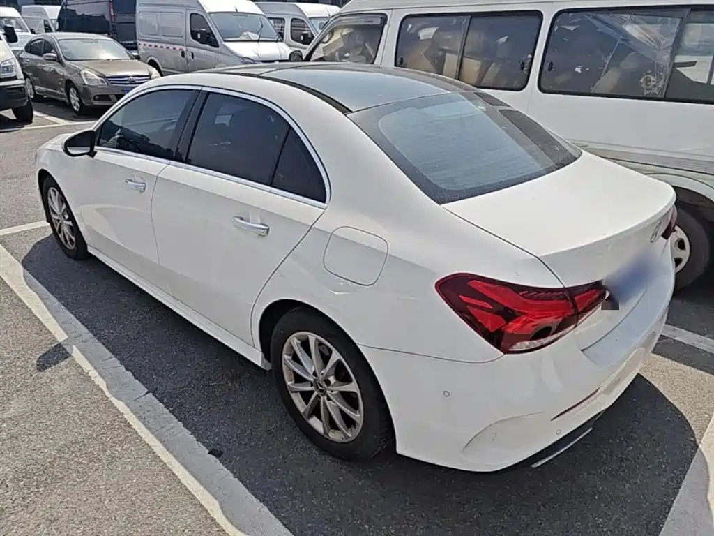 Mercedes-Benz A-Class 2020 — фото 5