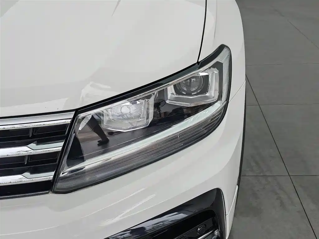 Volkswagen Tiguan L 2021 — фото 7