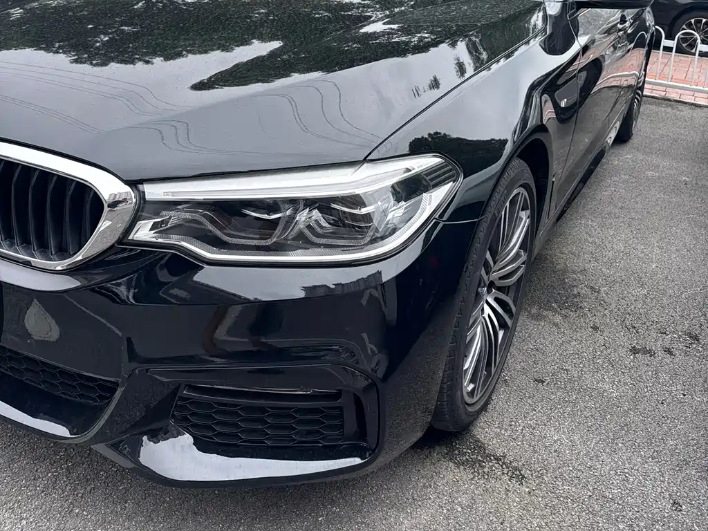 BMW 5 Series 2018 — фото 2