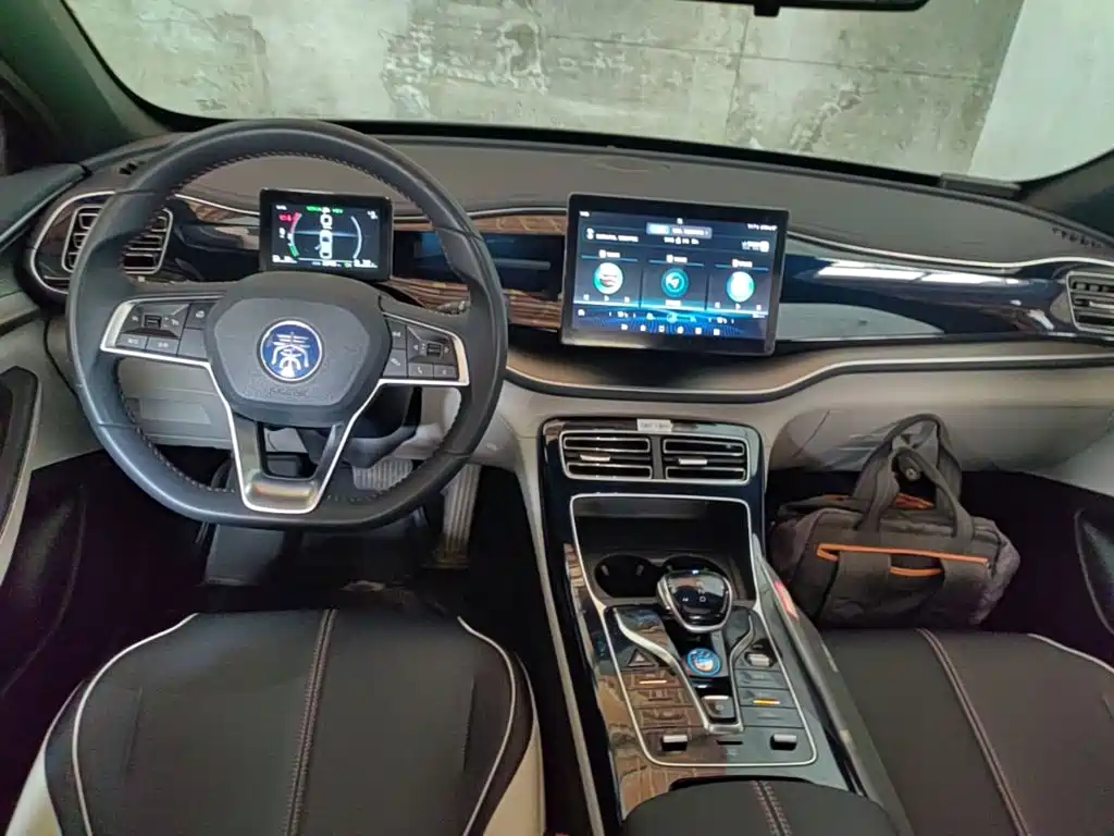 BYD Qin PLUS 2022 — фото 10