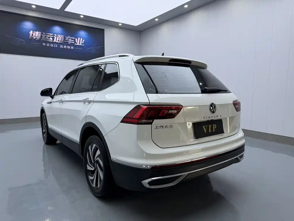 Volkswagen Tiguan L 2023 — фото 4
