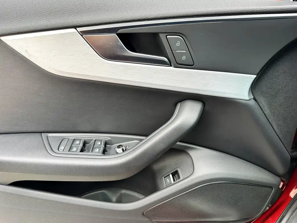 Audi A4L 2021 — фото 14