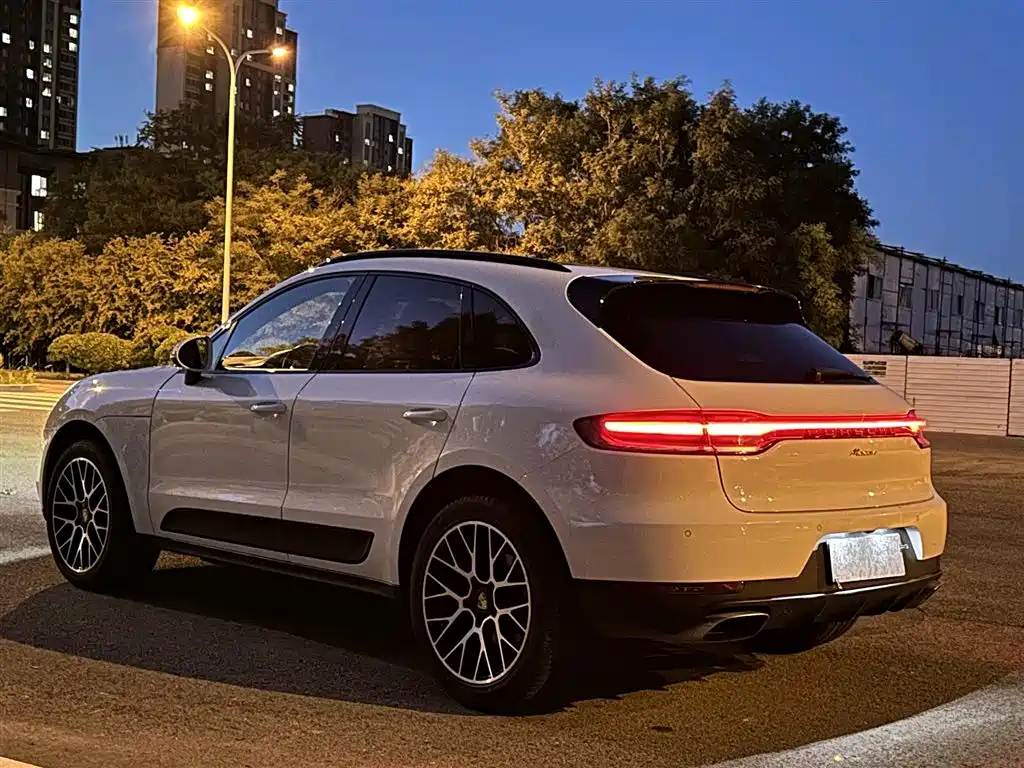 Porsche Macan 2019 — фото 15