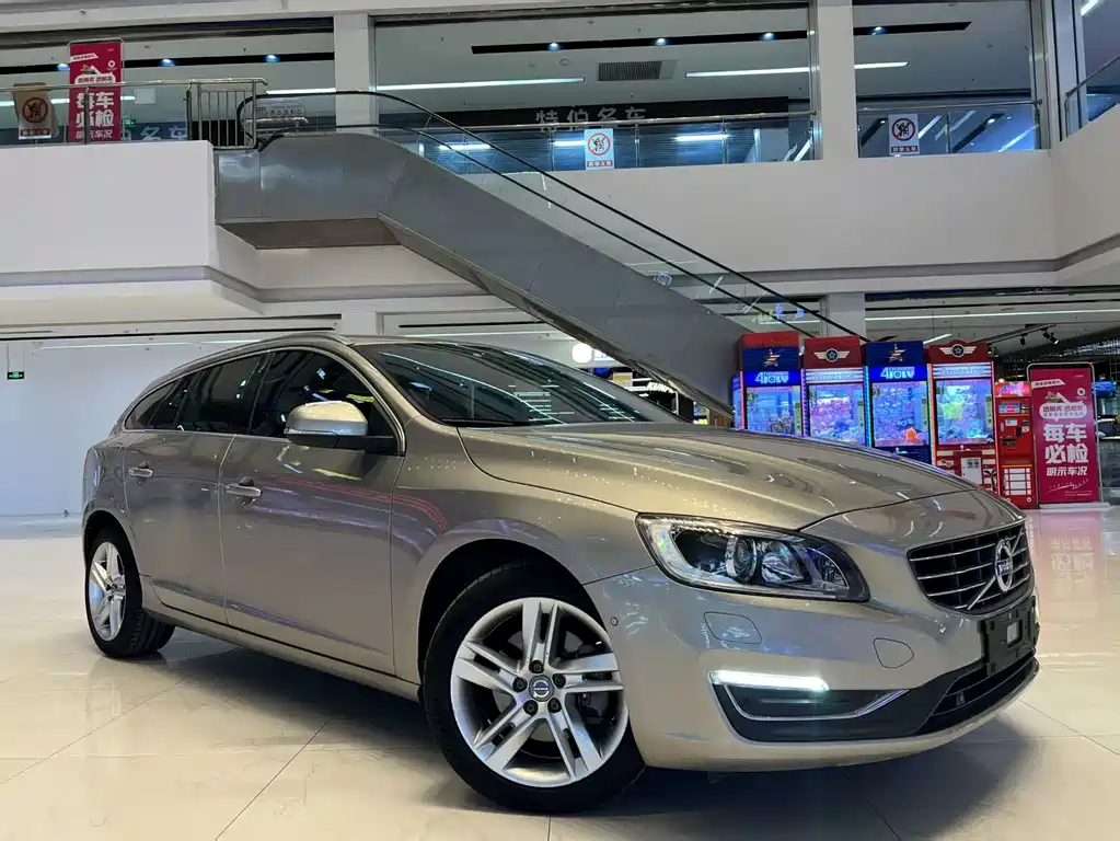 Volvo V60 2016 — фото 2