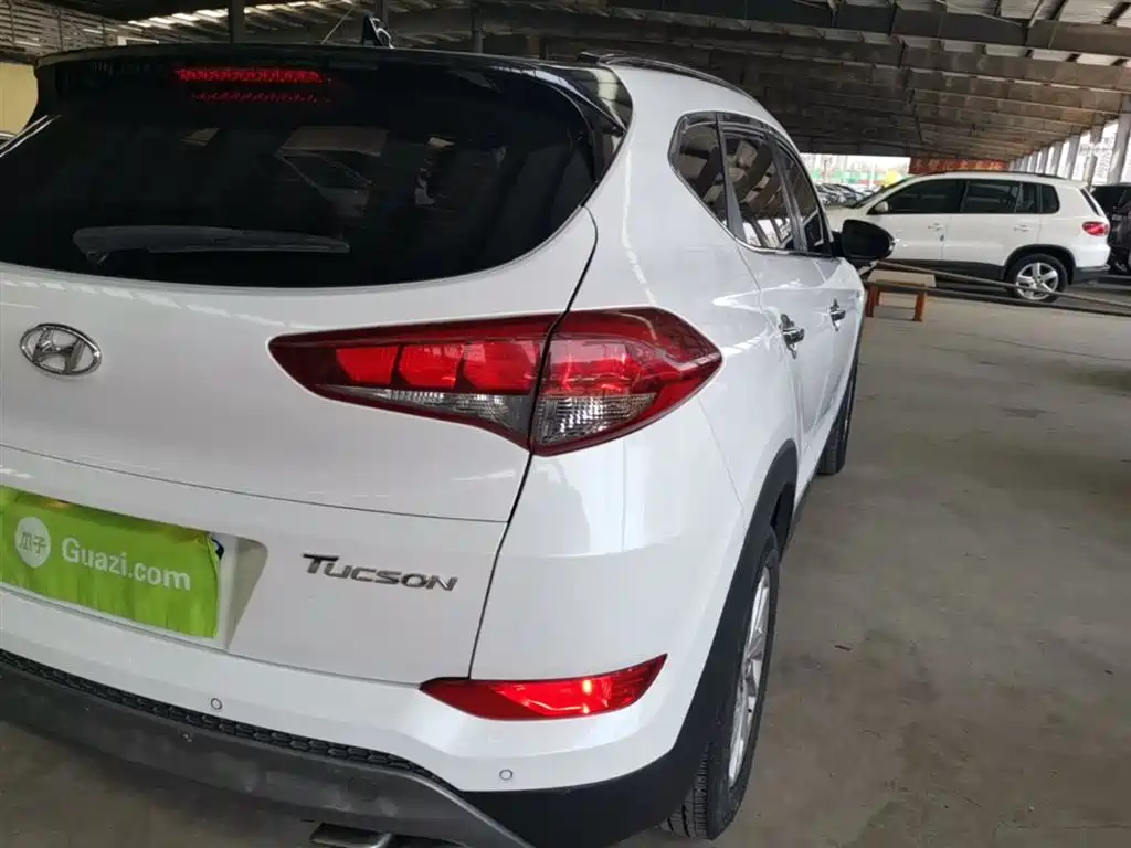 Hyundai Tucson 2017 — фото 8