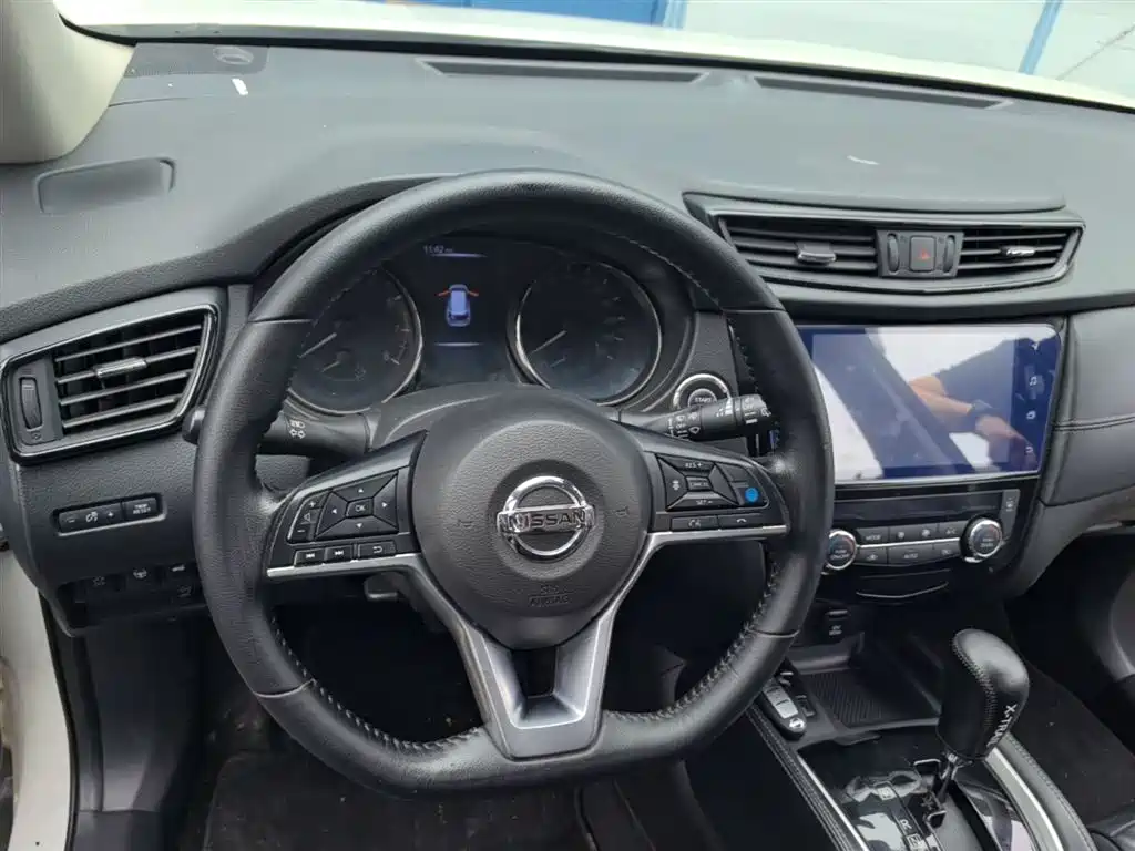 Nissan X-Trail 2020 — фото 11
