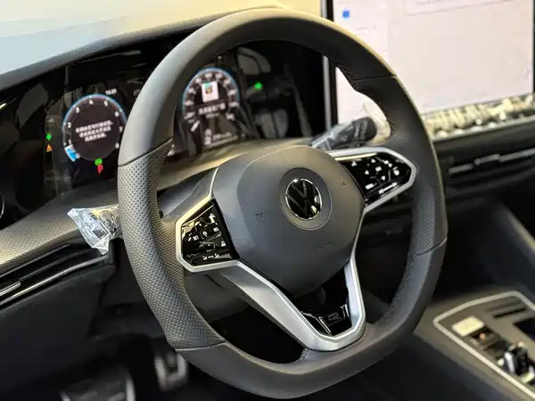 Volkswagen Golf 2025