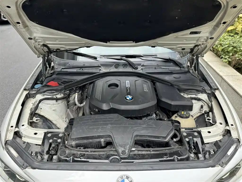 BMW 1 Series 2019 — фото 11