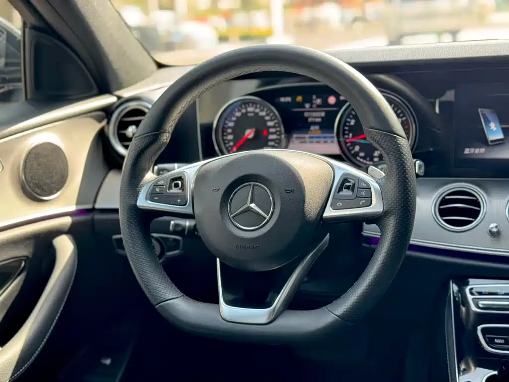 Mercedes-Benz E-Class 2018 — фото 8