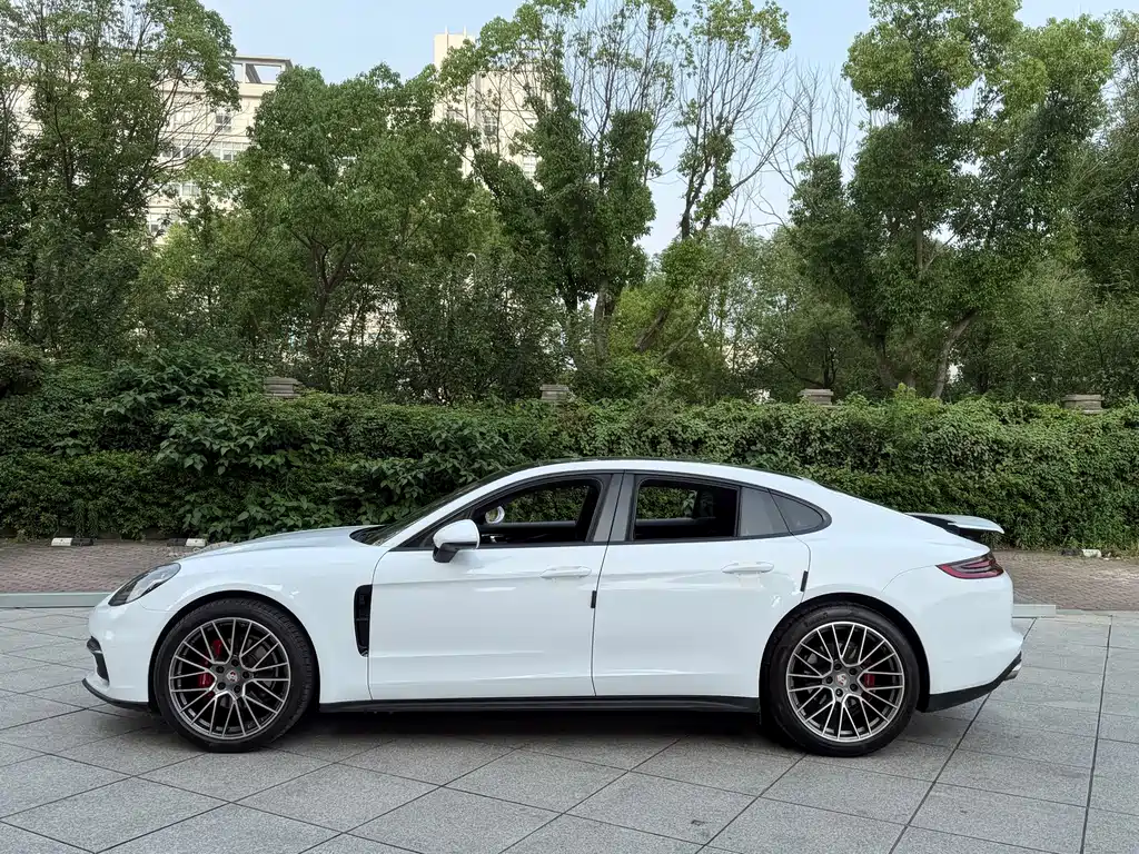 Porsche Panamera 2019