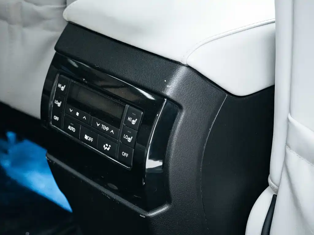 Lexus GX 2013 — фото 19