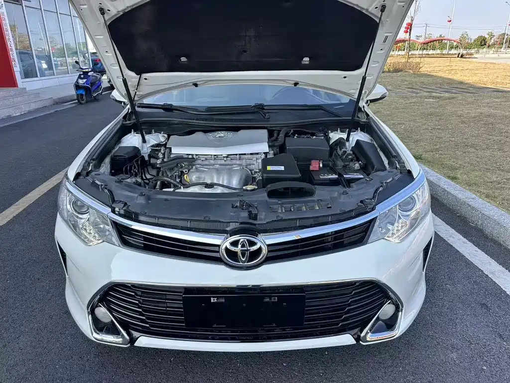 Toyota Camry 2016 — фото 16