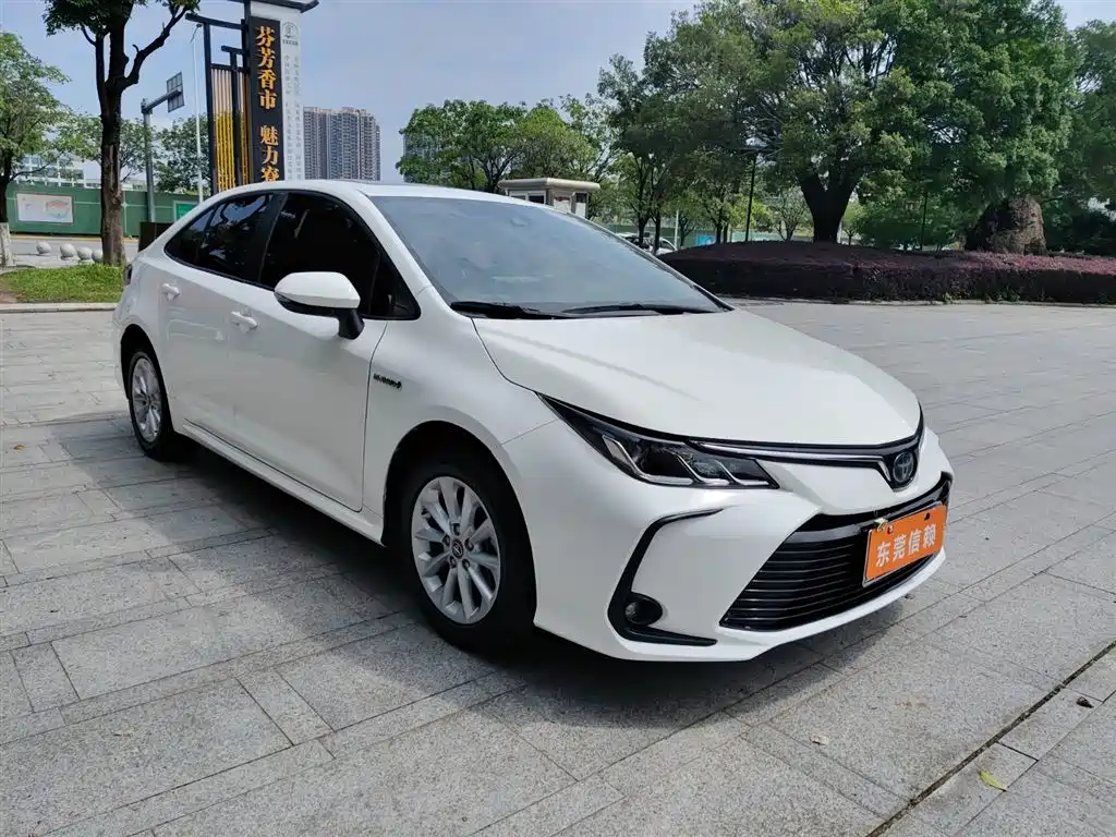 Toyota Corolla 2021 — фото 2