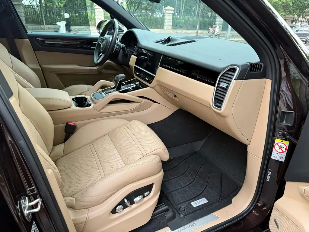 Porsche Cayenne 2020 — фото 19