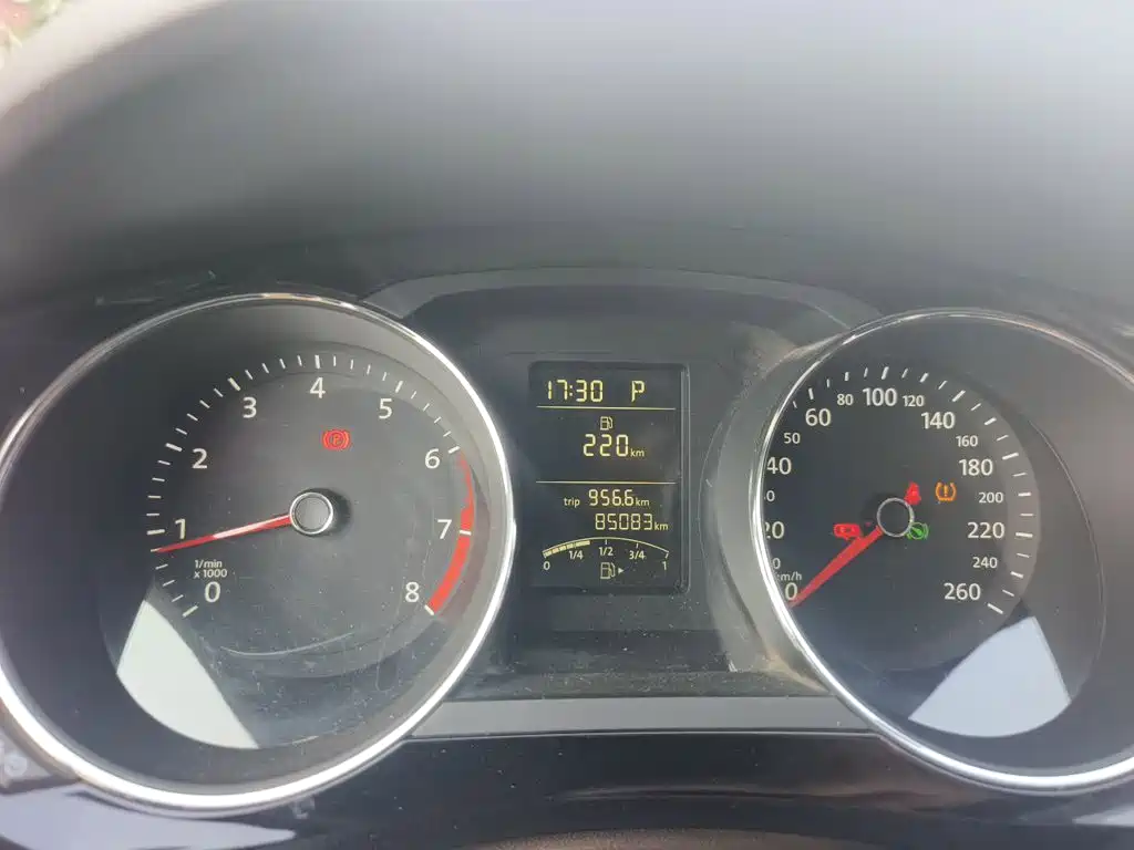 Volkswagen Sagitar 2015