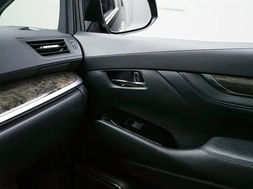 Toyota Vellfire 2021 — фото 23