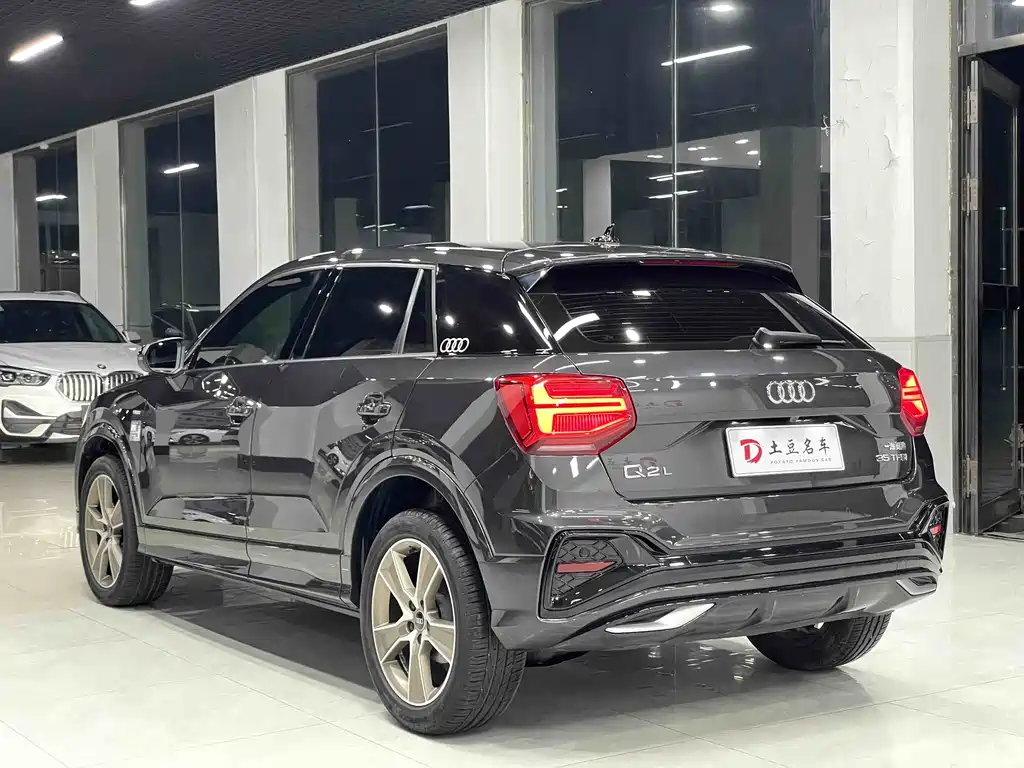 Audi Q2L 2022