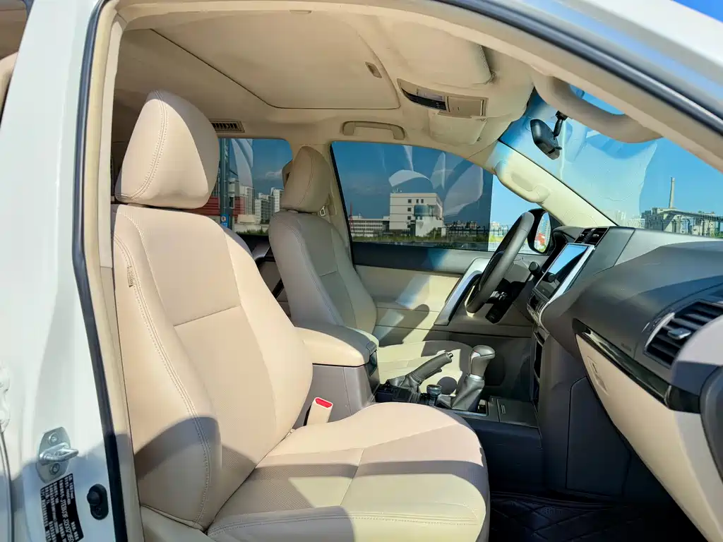 Toyota Prado 2020 — фото 10