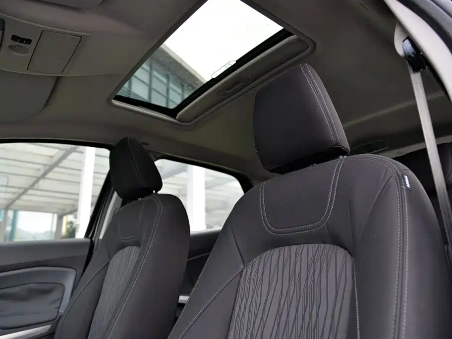 Ford Ecosport 2014 — фото 11