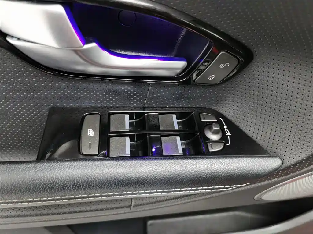 Land Rover Evoque 2015 — фото 9