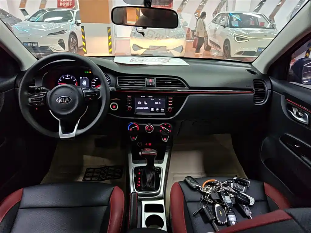 Kia KX Cross 2018 — фото 10