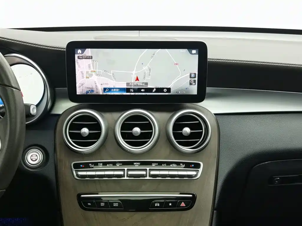 Mercedes-Benz GLC 2020 — фото 12
