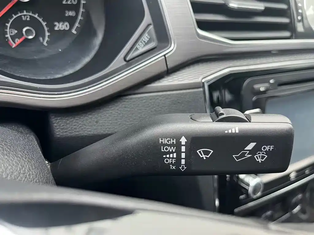 Volkswagen Passat 2018 — фото 13