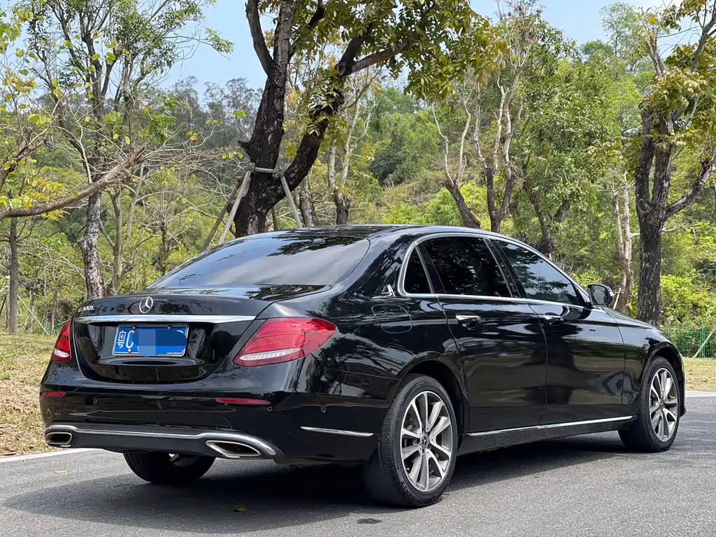 Mercedes-Benz E-Class 2018 — фото 9