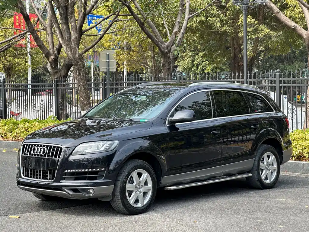 Audi Q7 2011 — фото 1