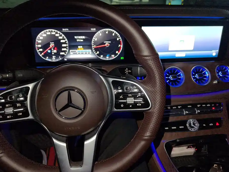 Mercedes-Benz E-Class 2019 — фото 12
