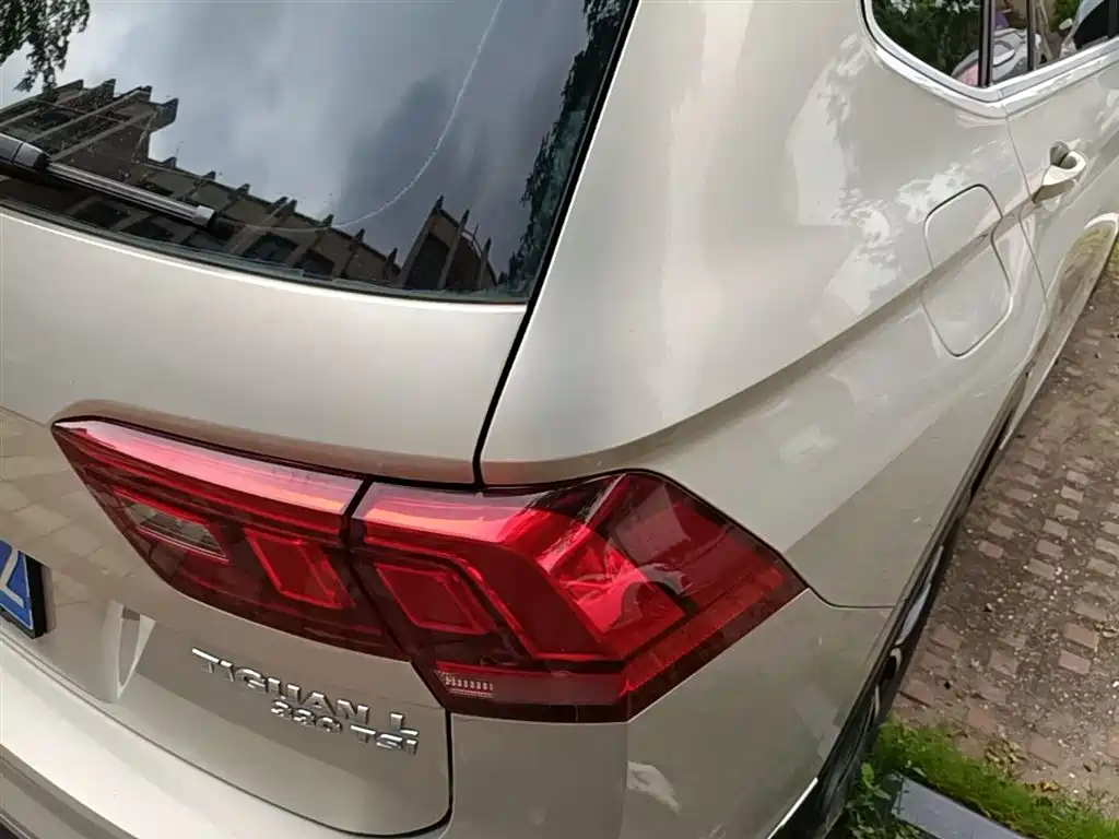 Volkswagen Tiguan L 2017 — фото 8