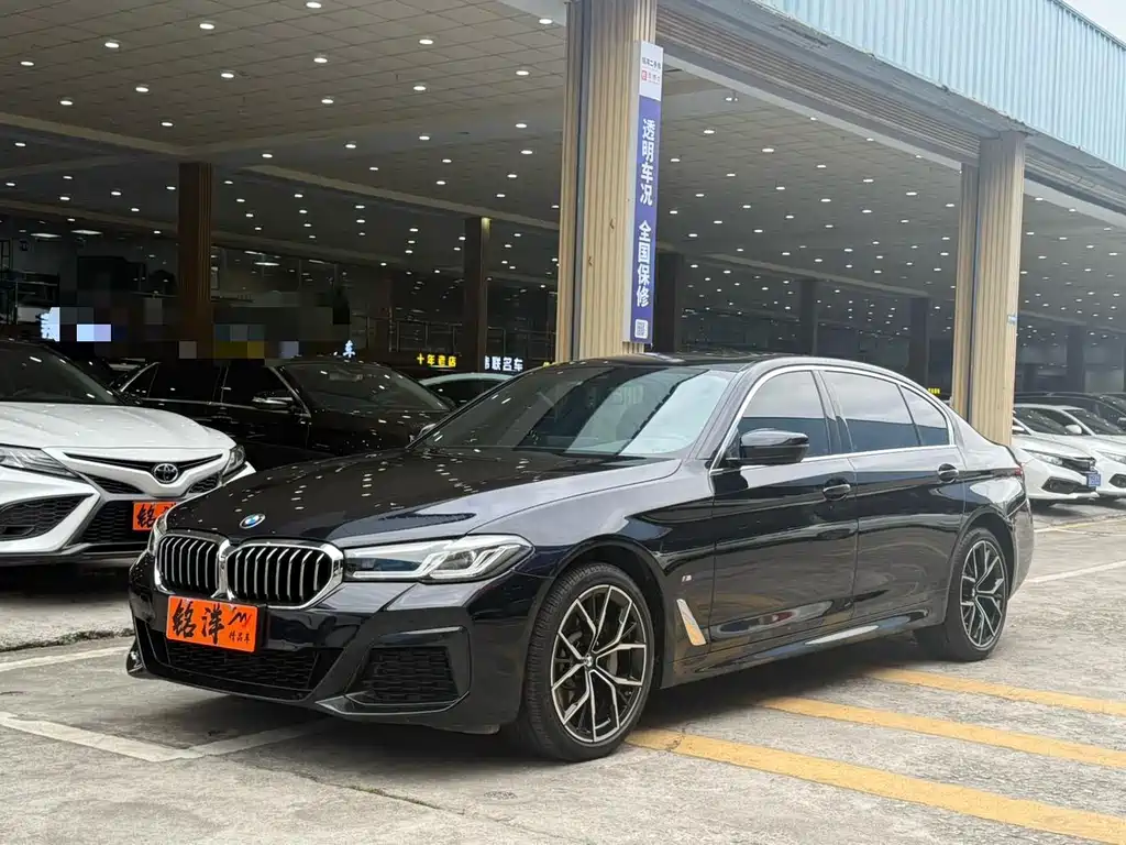 BMW 5 Series 2023 — фото 1