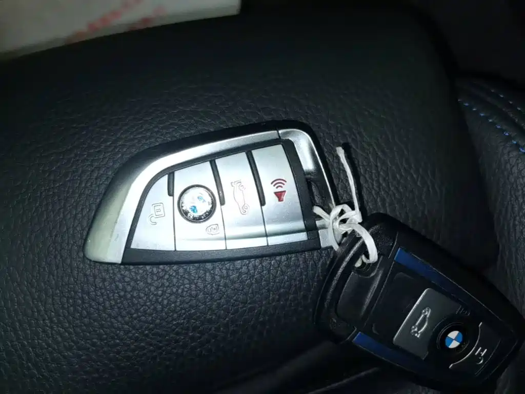 BMW 3 Series 2018 — фото 9