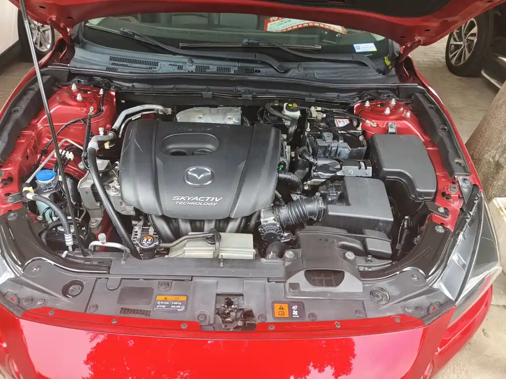 Mazda 3 Axela 2018 — фото 15