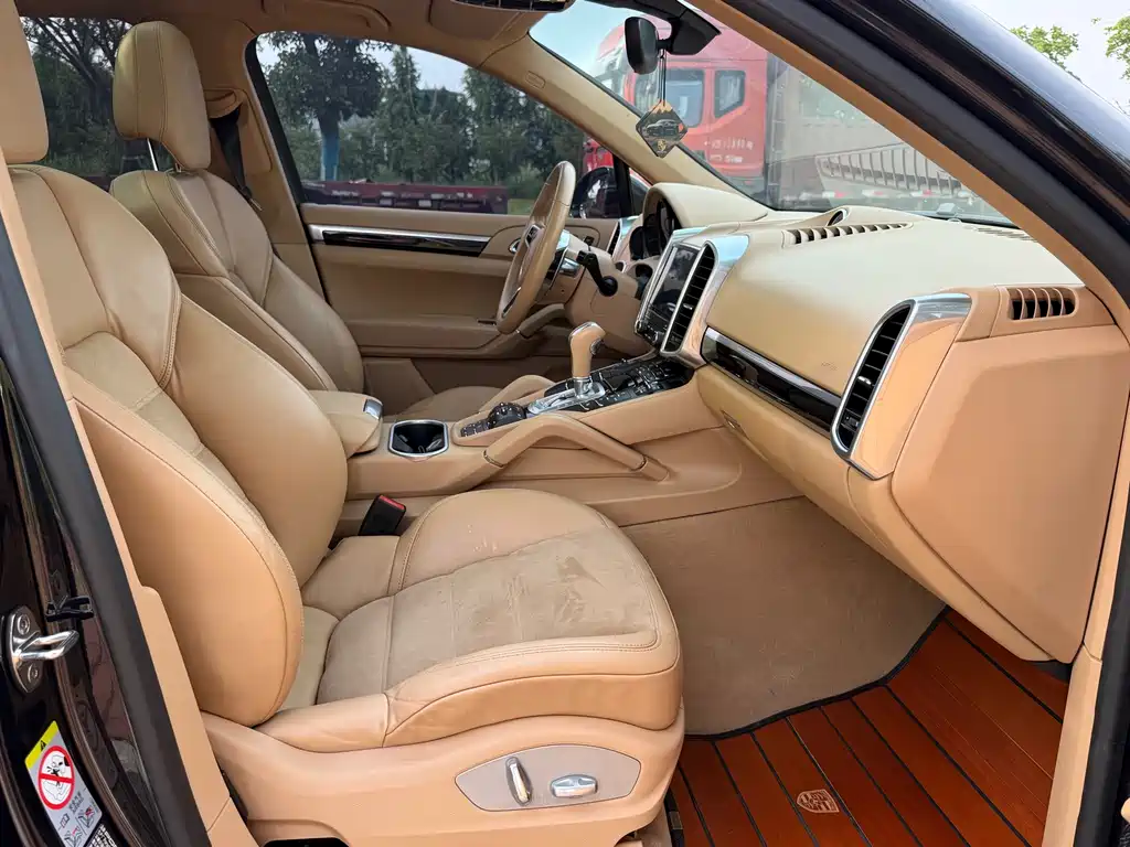 Porsche Cayenne 2017 — фото 11