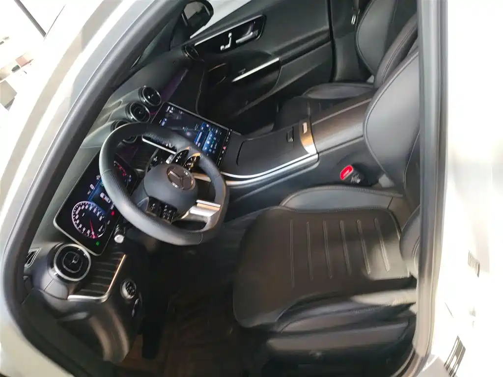 Mercedes-Benz C-Class 2024 — фото 15