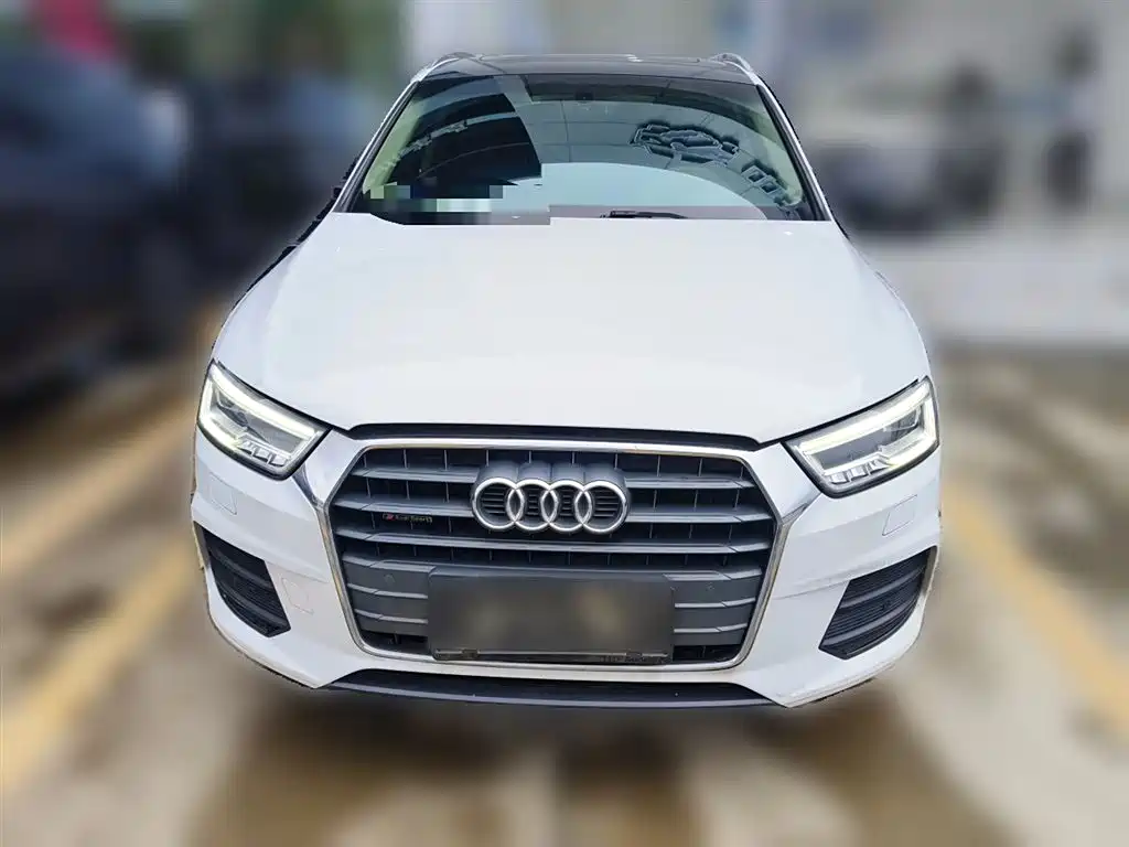 Audi Q3 2018 — фото 23